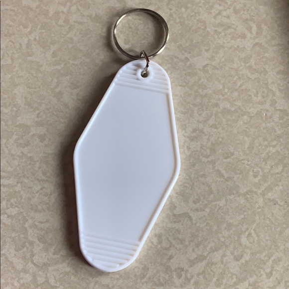 Schitt’s Creek Rosebud Motel Key Chain - Picture 3 of 3